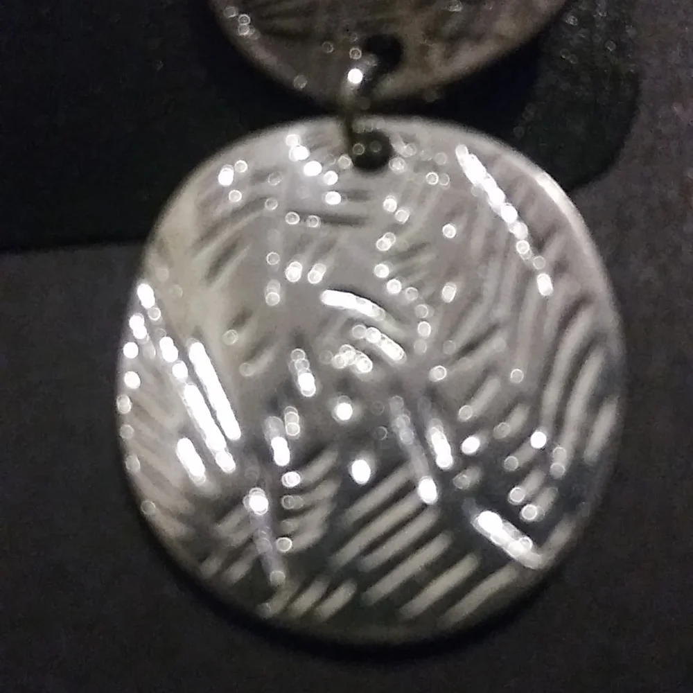 SOLD!Accessories/EARRINGS - Picture 2 of 4